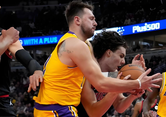 PG电子官网-艾顿不行了？湖人动刀，三大中锋目标！谁最合适？