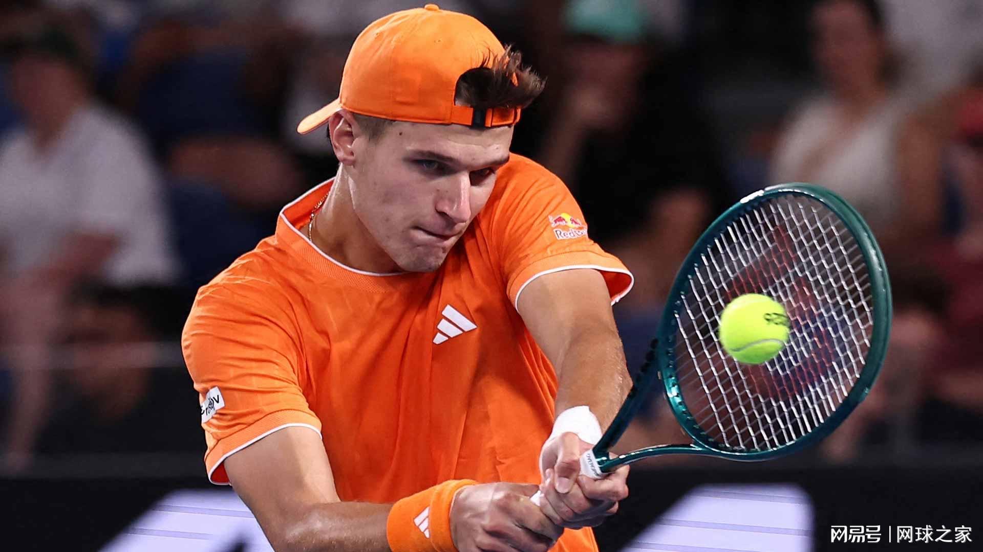 PG电子官网-门西克退赛保送德约进八强！阿卡八强将迎战本土宠儿